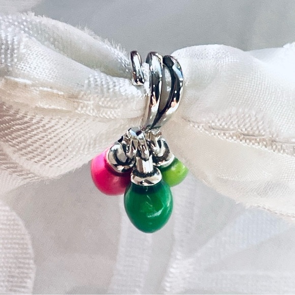 ⚡ NWOT Stranger Things Glow-in-the-Dark "Run" Charm ✨ - Picture 12 of 16